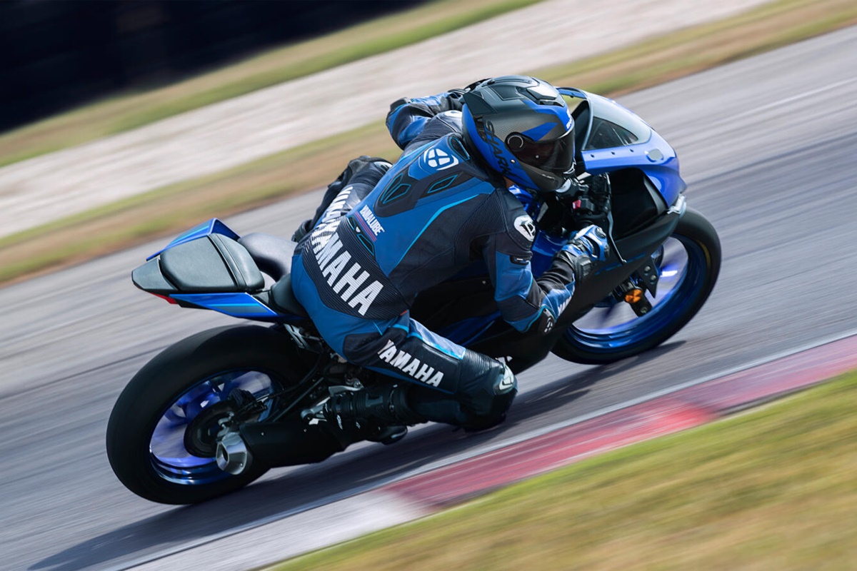 Yamaha YZF-R125 2023 en acción