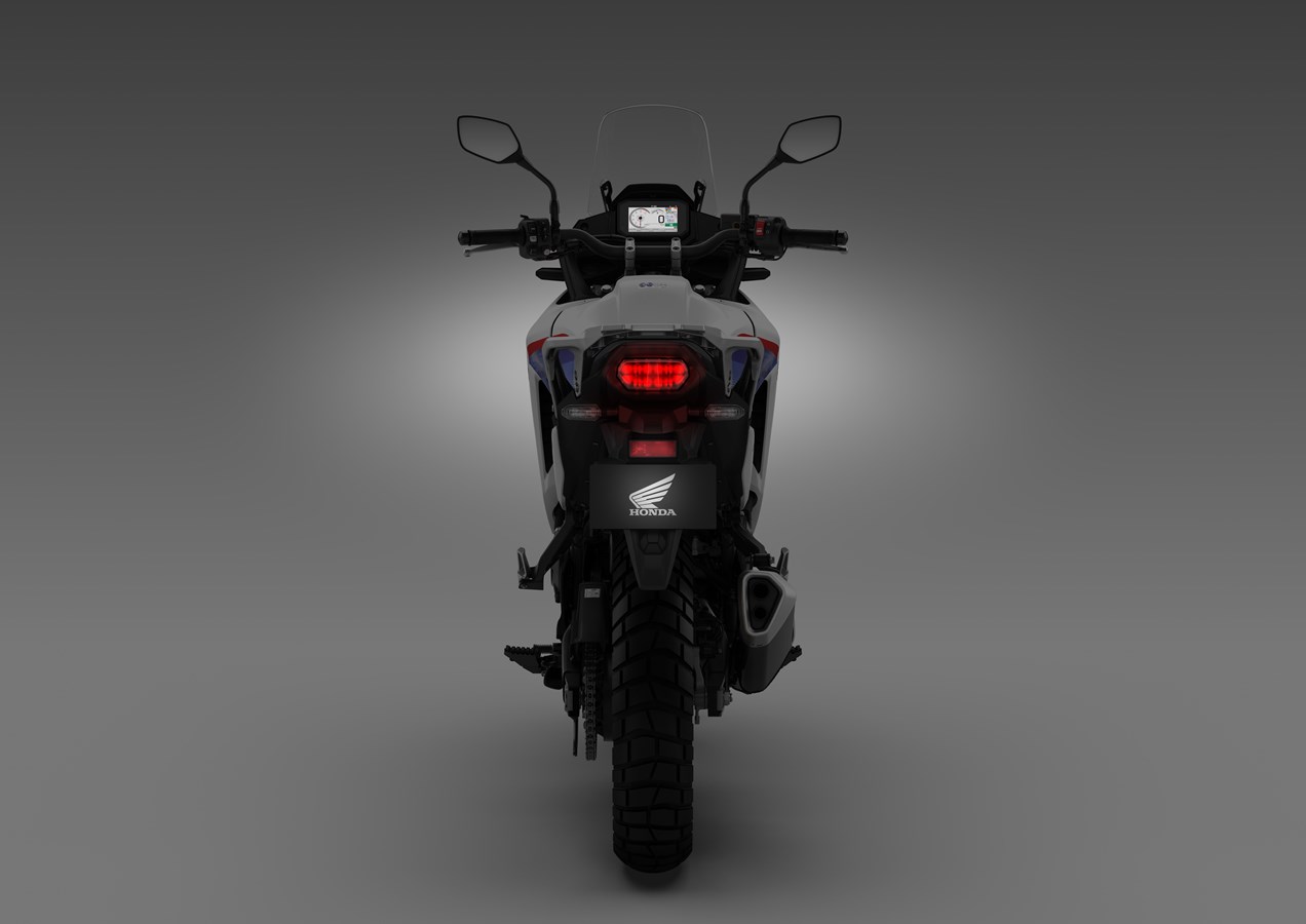 Honda XL750 Transalp 2023 en estático