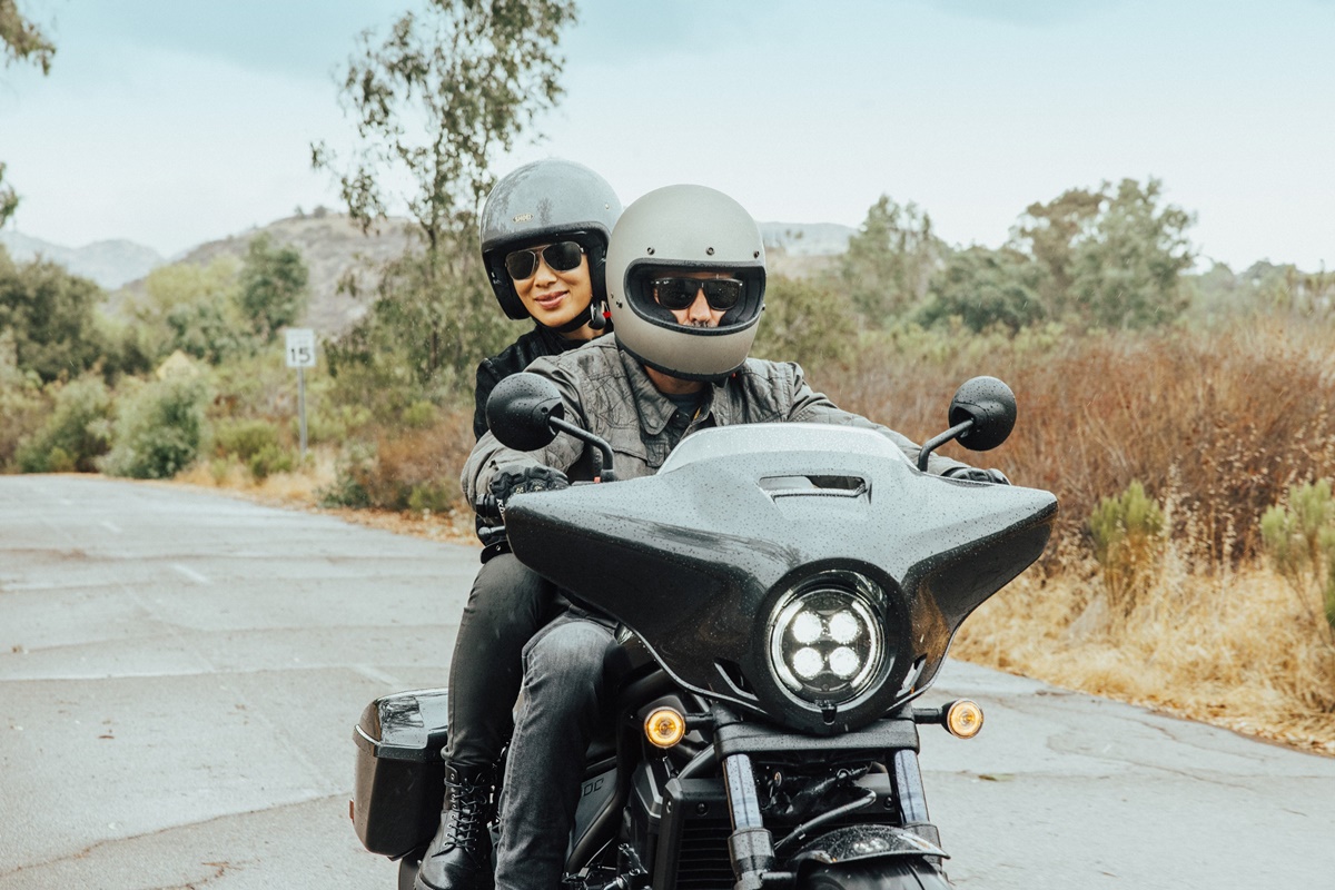 Honda CMX1100T Rebel 2023 en acción
