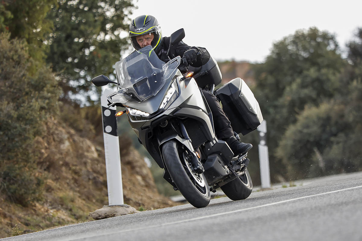 bridgestone_battlax_sport_touring_t32_2022_smn_05