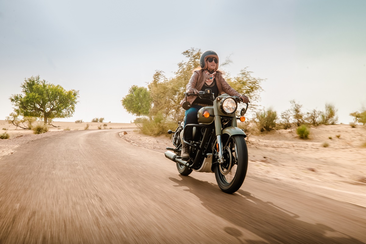Royal Enfield Classic 2023 en acción