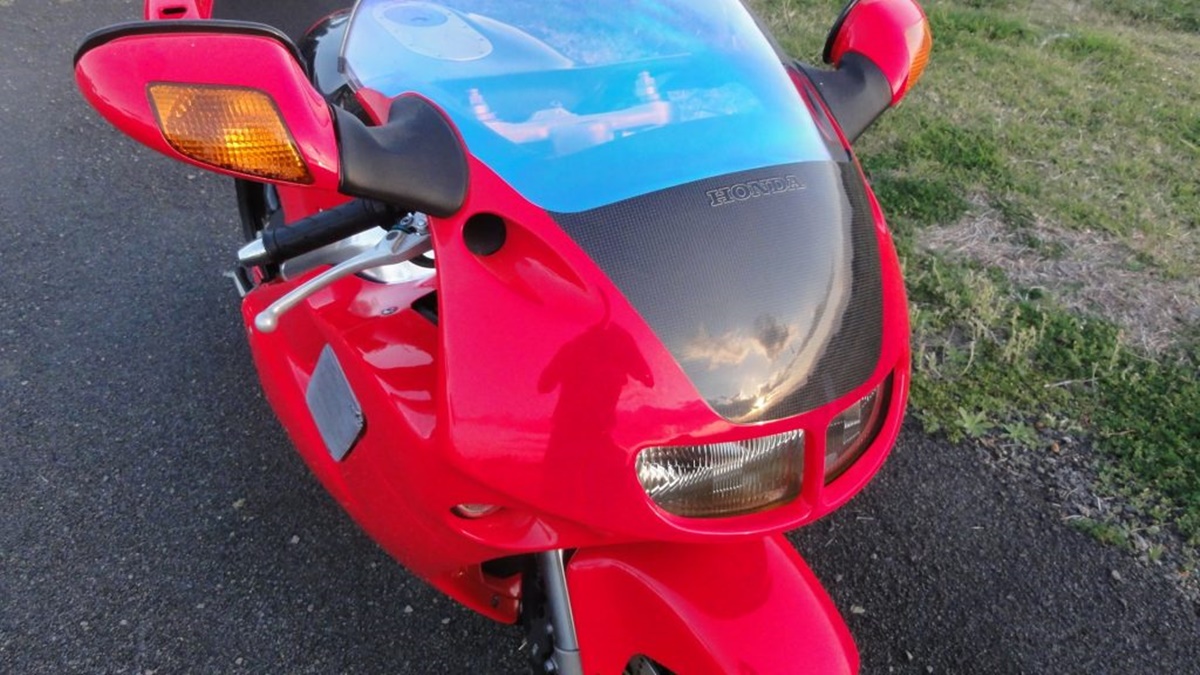 Honda NR 750 de 1994 en detalle