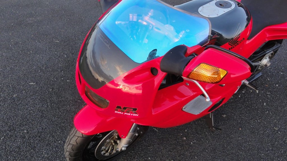 Honda NR 750 de 1994 en detalle