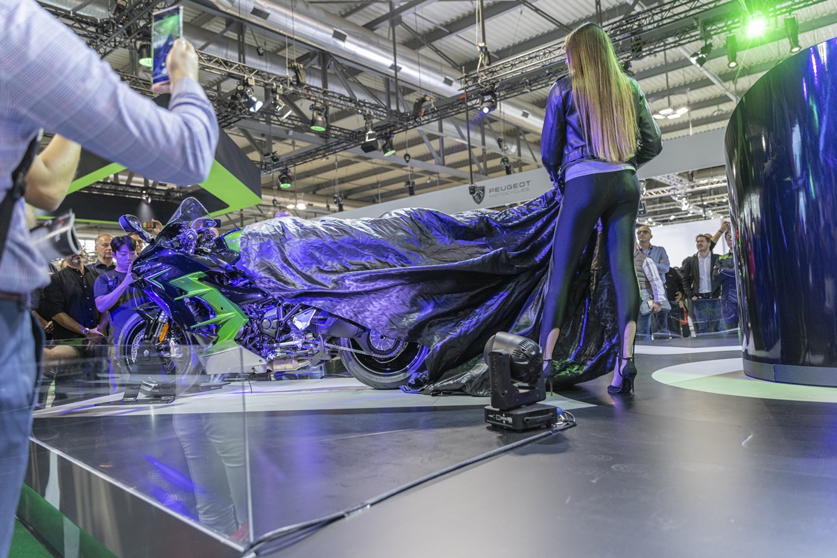 Presentación de Kawasaki en EICMA 2022
