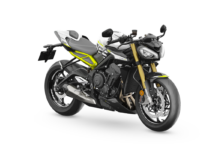 street_triple_moto_2_edition_my23_crystal_white_anglerhs