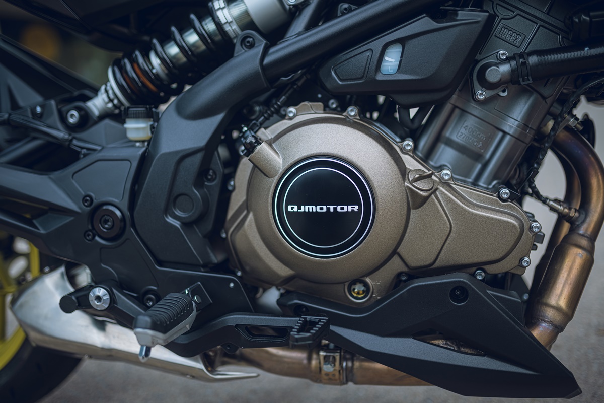 QJMotor SRK 400 2023 en detalle