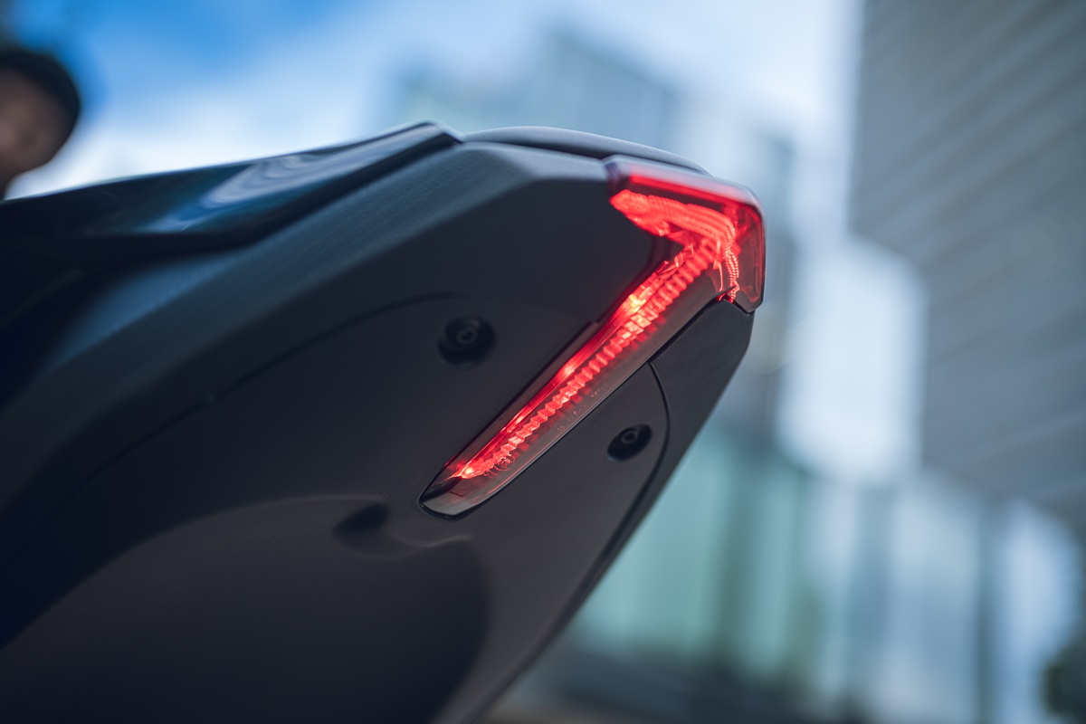 QJMotor SRK 400 2023 en detalle