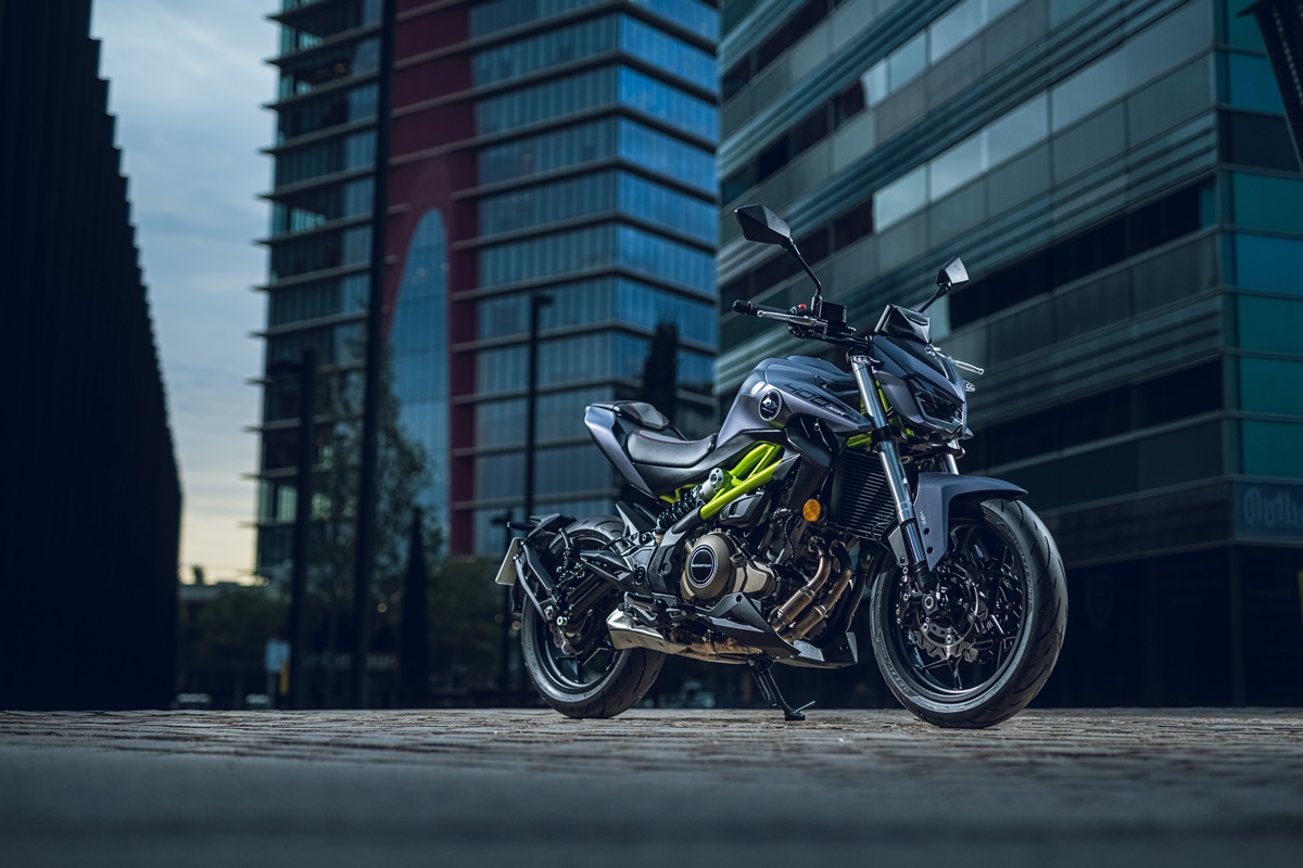 QJMotor SRK 400 2023