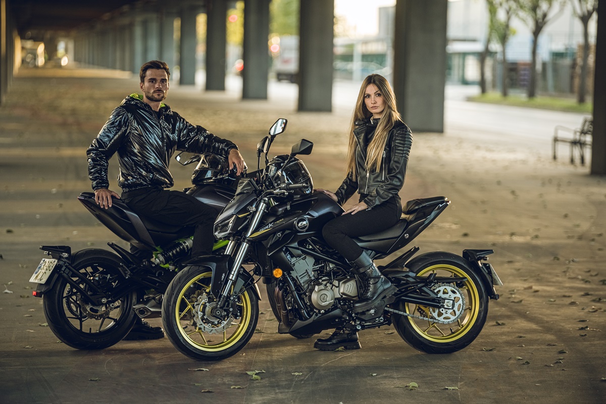 QJMotor SRK 400 2023