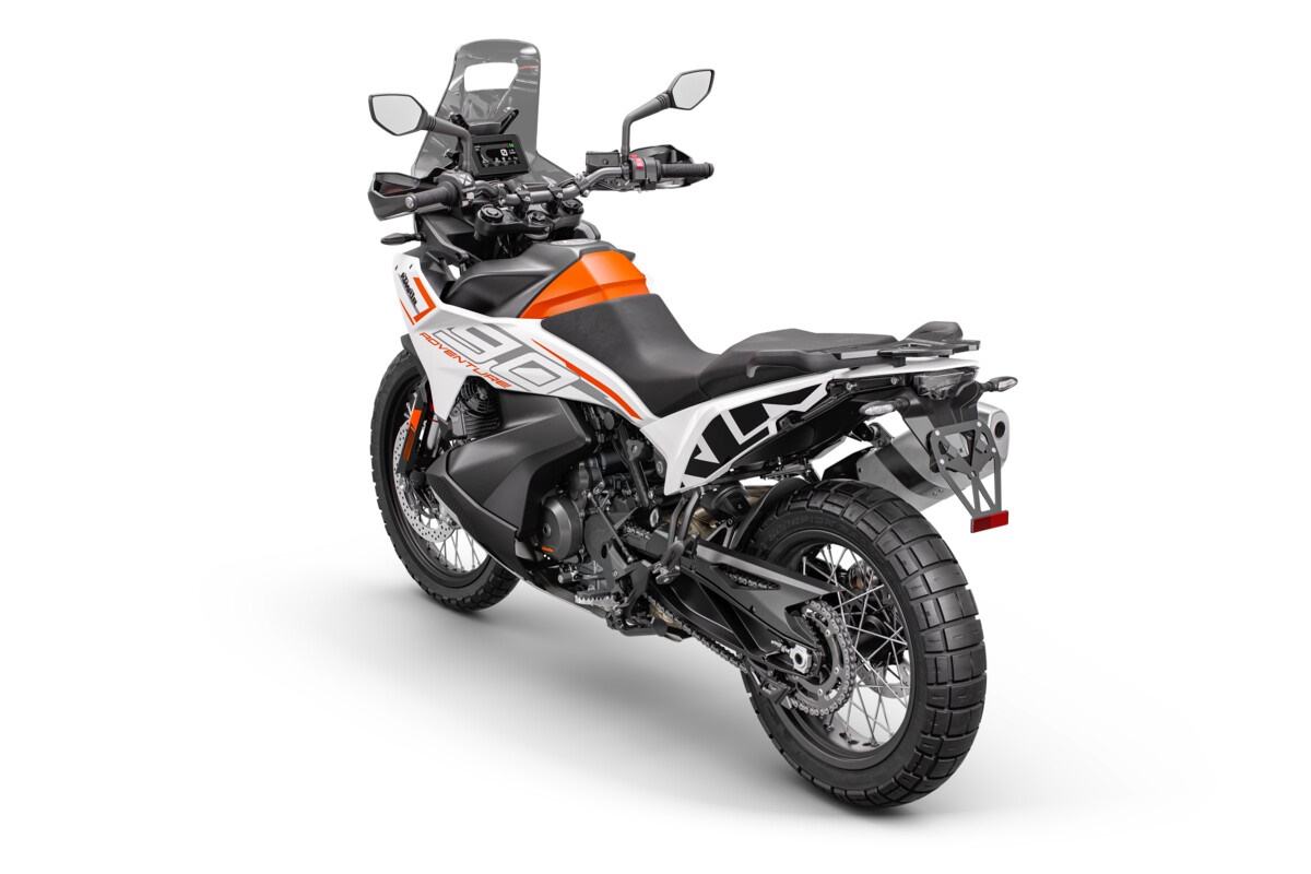 KTM 790 Adventure 2023 fotografías de estudio