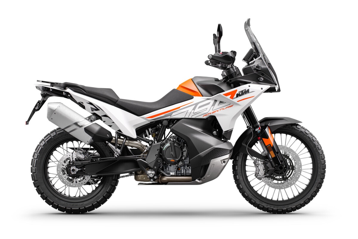 KTM 790 Adventure 2023 fotografías de estudio