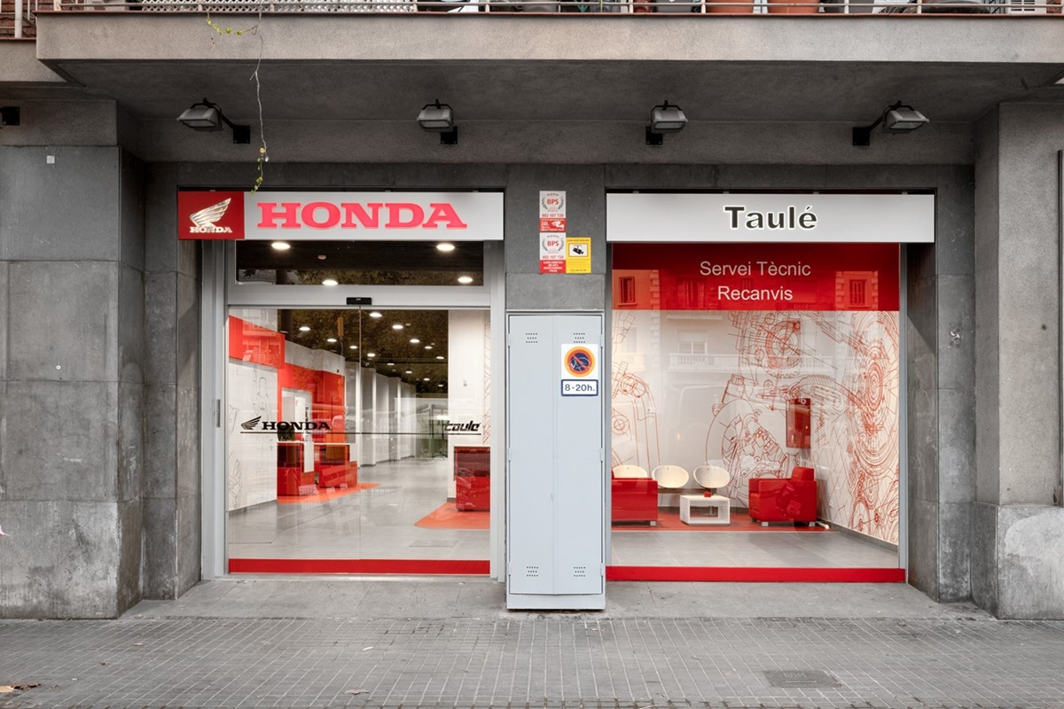 Fachada de Taulé, concesionario oficial Honda en Barcelona
