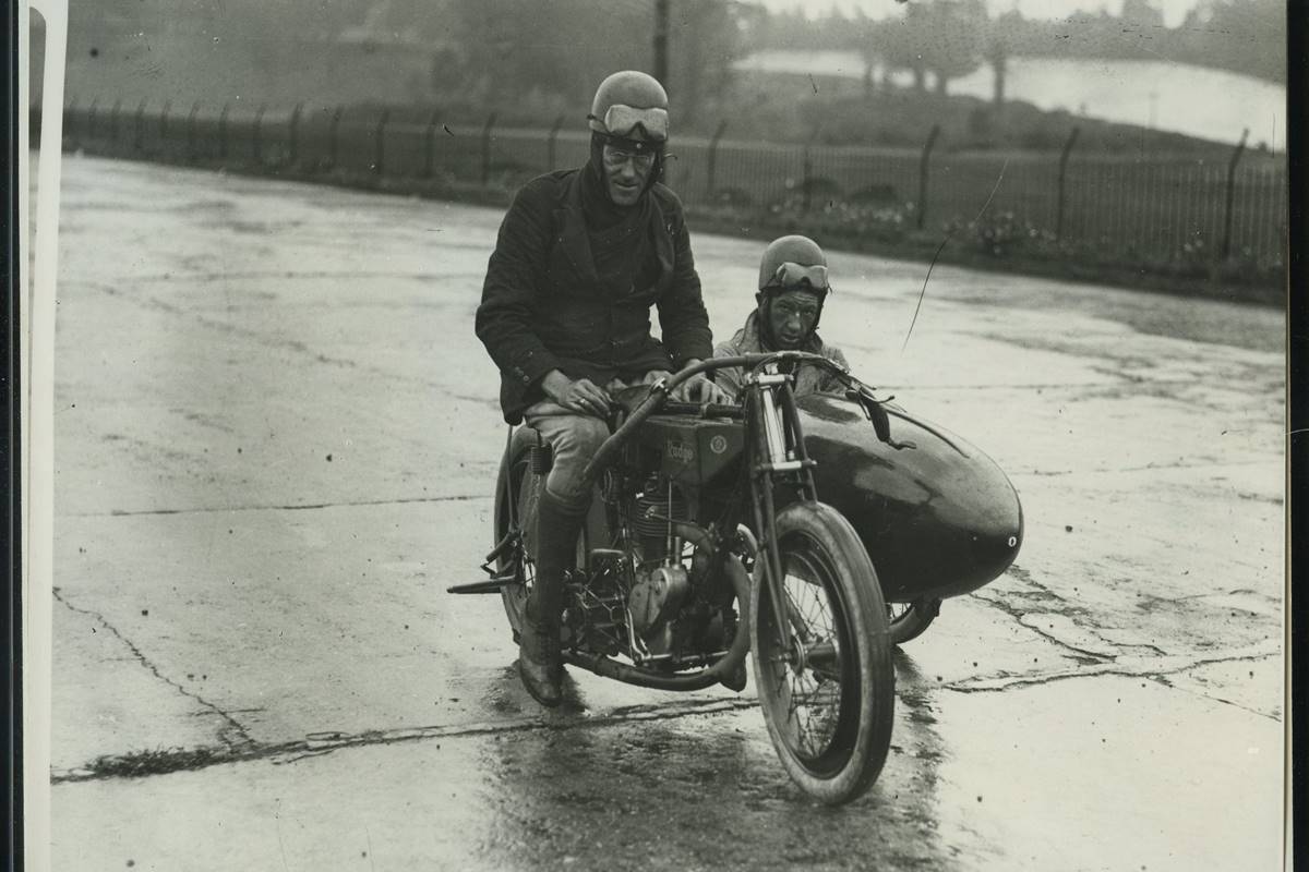 Rudge V-Twin compitiendo en 1922