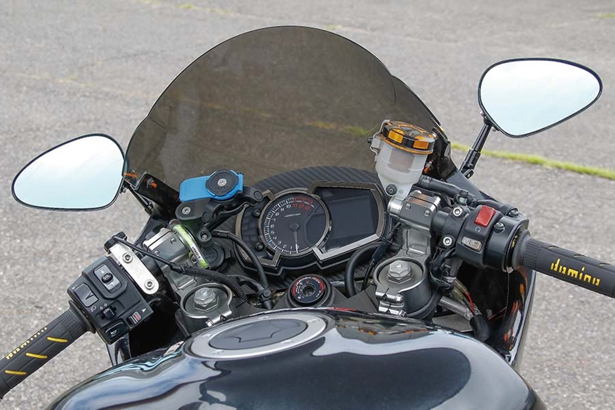 Custom Revolution Z1000 en detalle