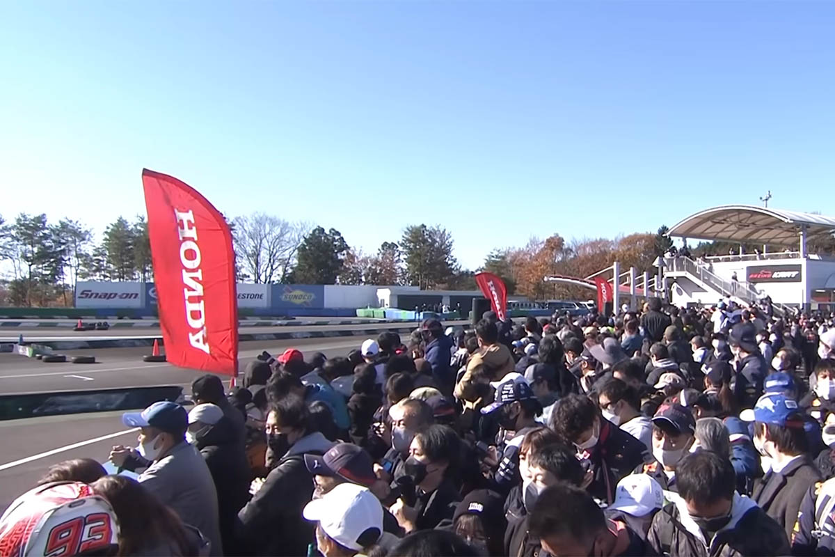 El público se agolpó para disfrutar de la carrera de karting