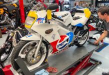 Suzuki RGV250 SP VJ21 tras ser revisada