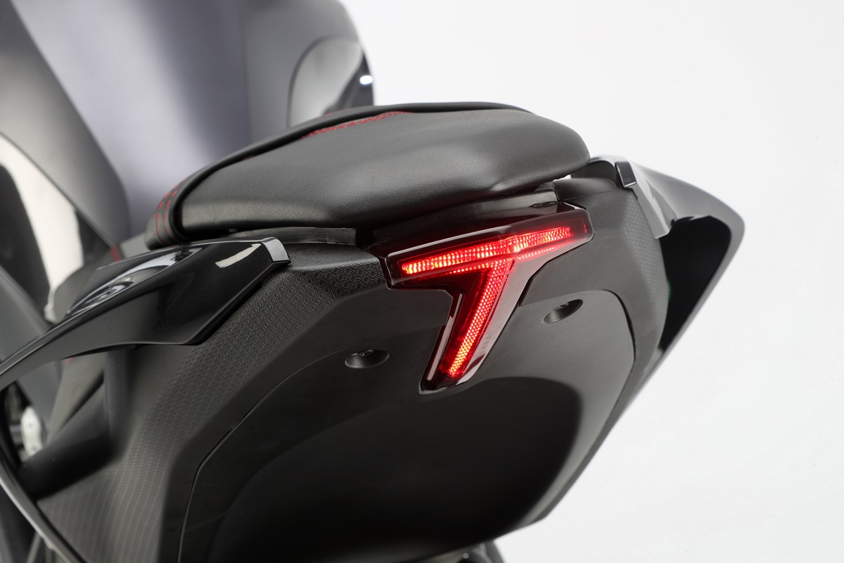 QJMotor SRK 400 2023 en detalle