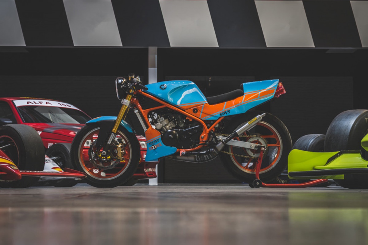 Yamaha RD350 #BOLT23 vista lateral