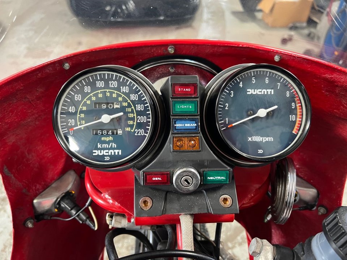 Ducati MHR 900 de 1981 en detalle