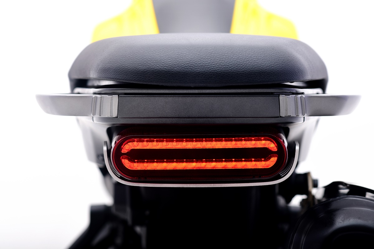 Voge 350 AC en detalle