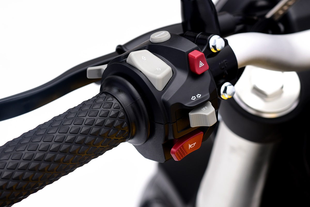 Voge 350 AC en detalle