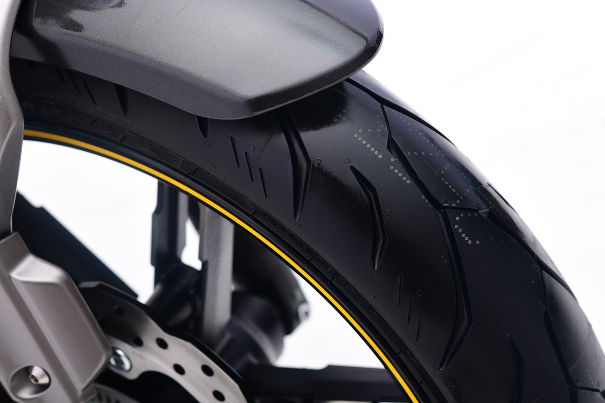 Voge 350 AC en detalle