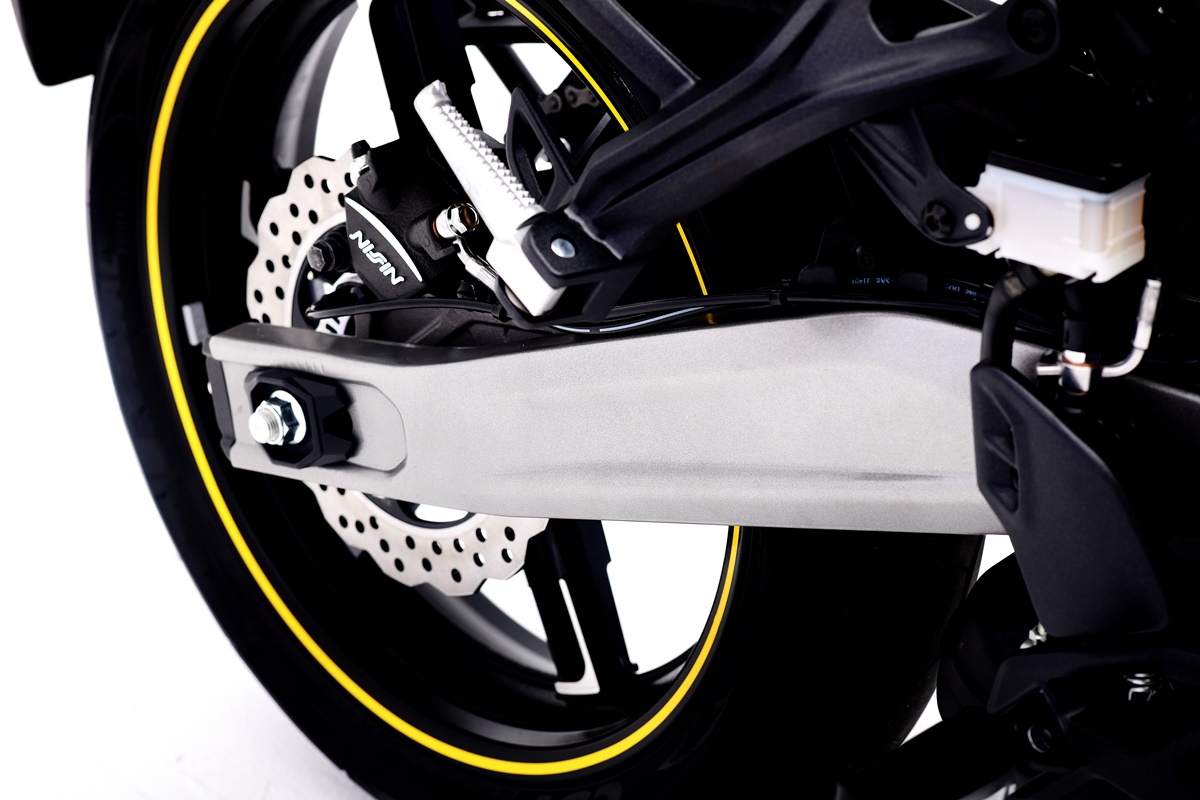 Voge 350 AC en detalle