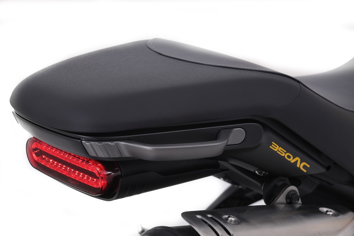 Voge 350 AC en detalle