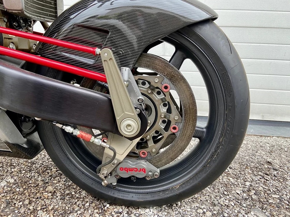 Vyrus 985 C3 4V Carbono en detalle