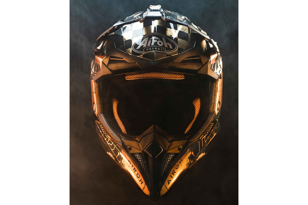 Airoh Aviator 3 Legend edición especial