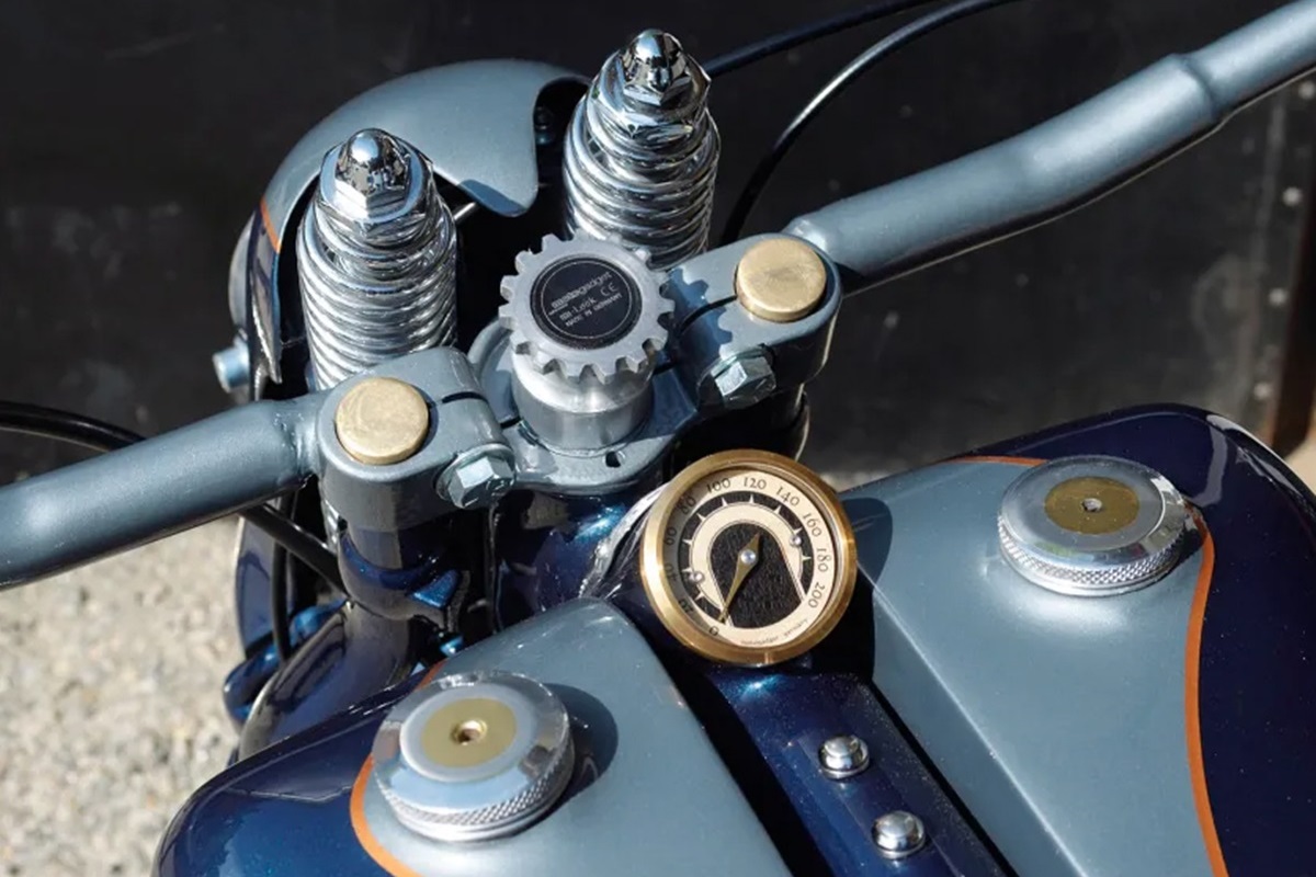 Harley Sportster by Adam's Custom Shop en detalle