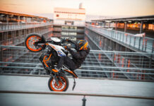 La KTM 125 y 390 Duke comparten gran parte de los componentes