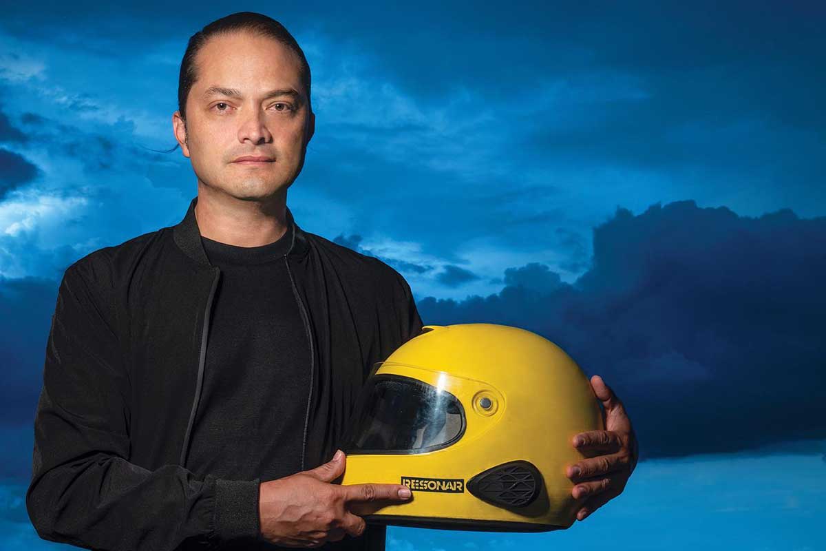Cualquier casco integral o jet puede recibir el sistema