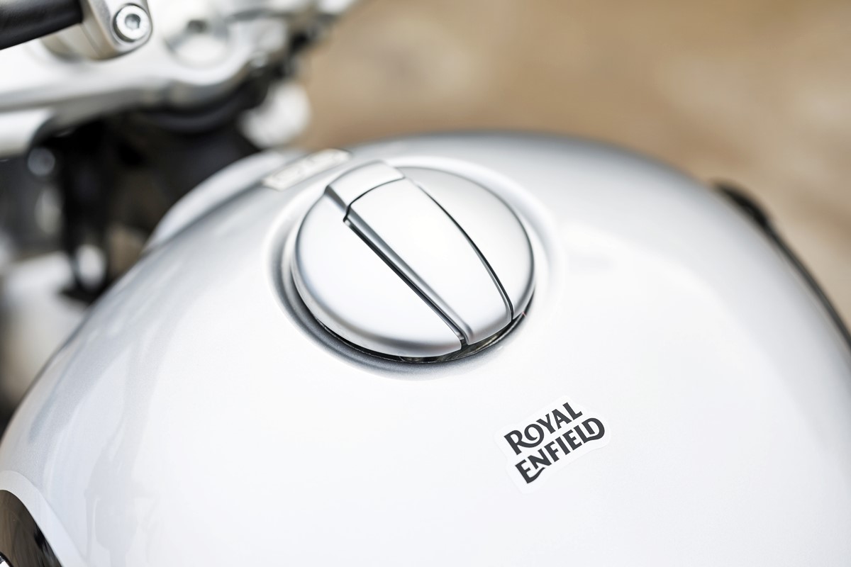 royal_enfield_super_meteor_650-25