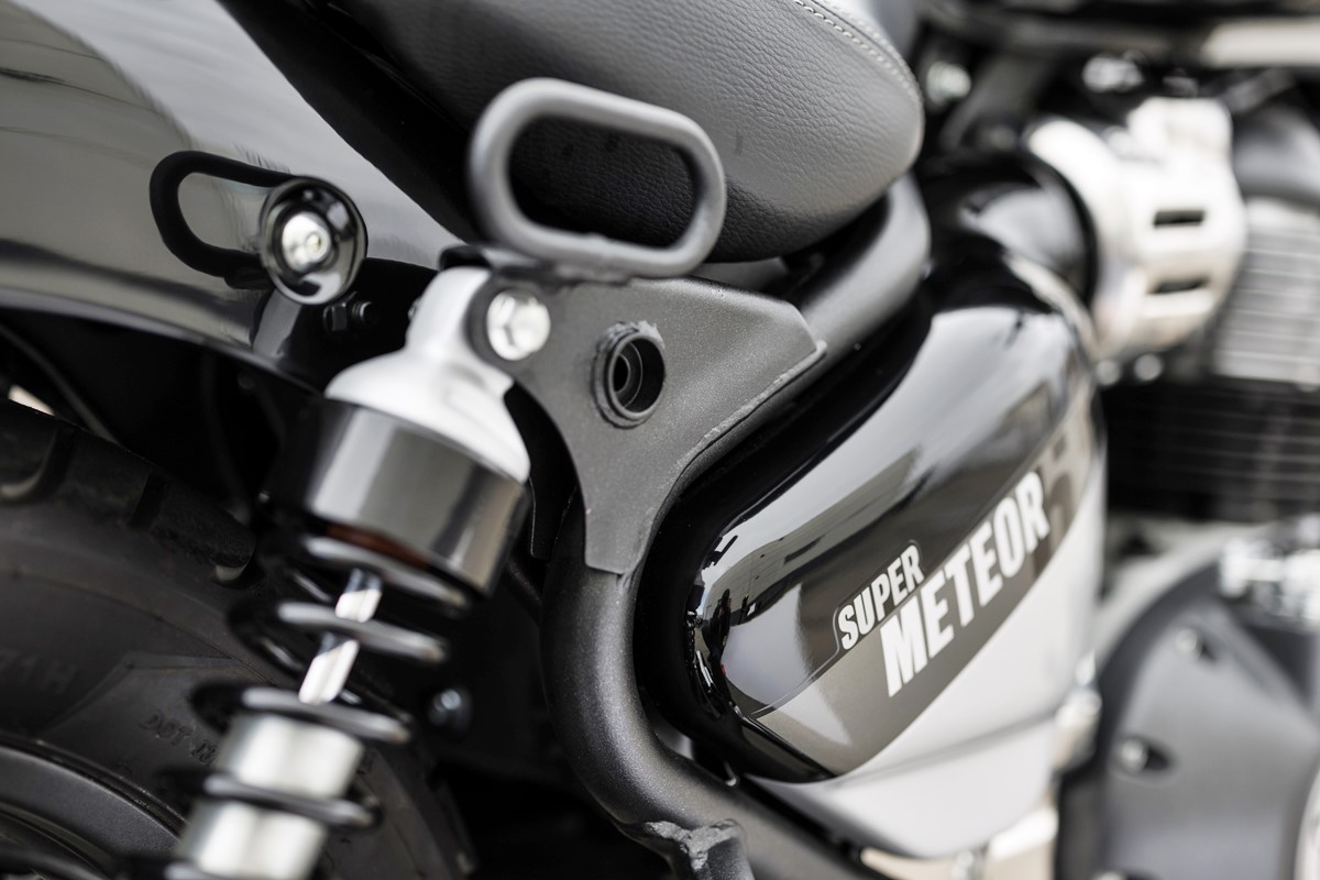 royal_enfield_super_meteor_650-33