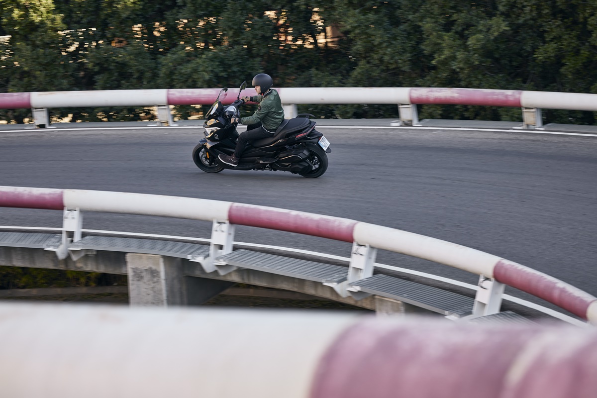 Voge SR4 Max 2023 en acción