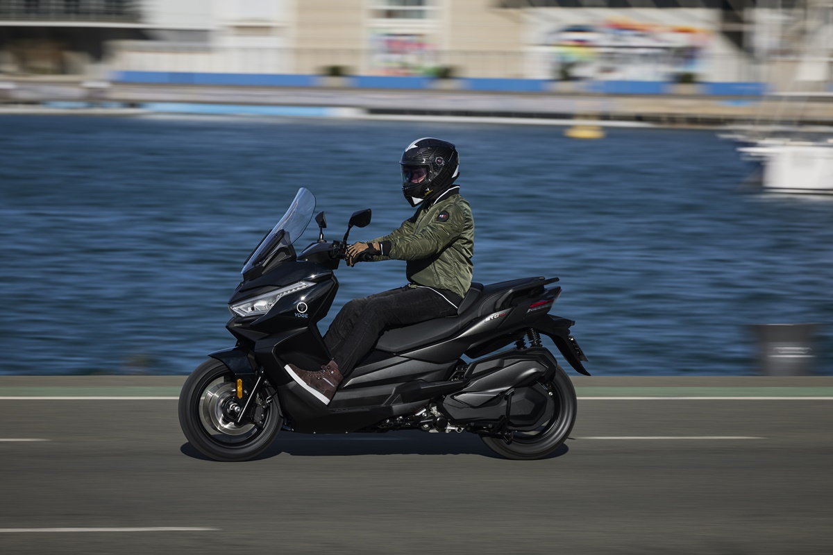 Voge SR4 Max 2023 en acción