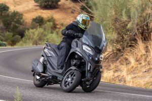 Los scooters de tres ruedas tienen mayor solvencia en lo que a motor se refiere