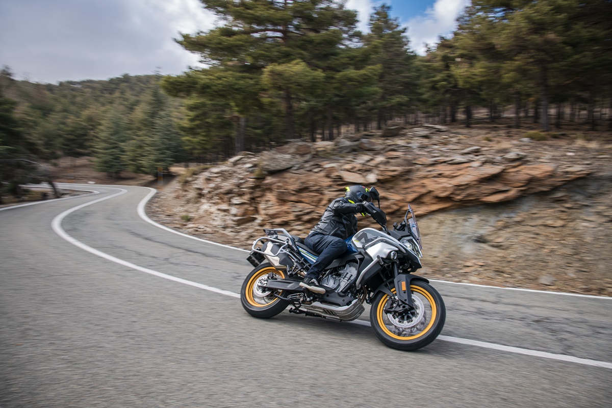 2023-02-23_cf_moto-1086