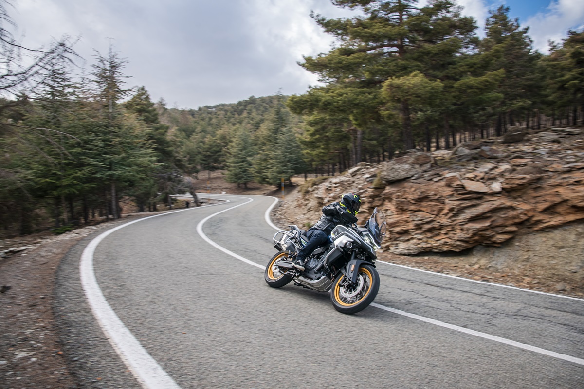 2023-02-23_cf_moto-2746