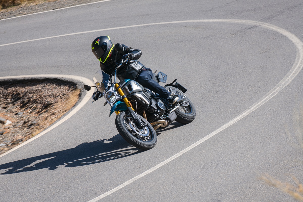 2023-02-23_cf_moto-3318