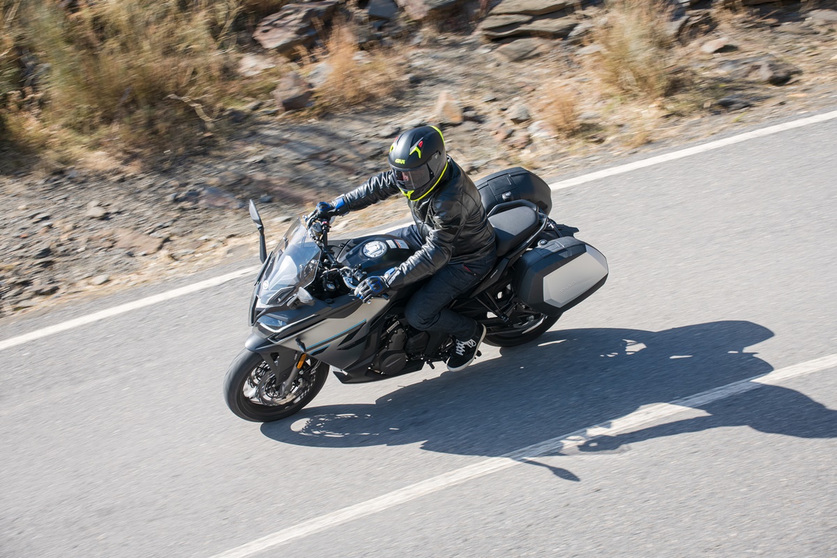 2023-02-23_cf_moto-4130