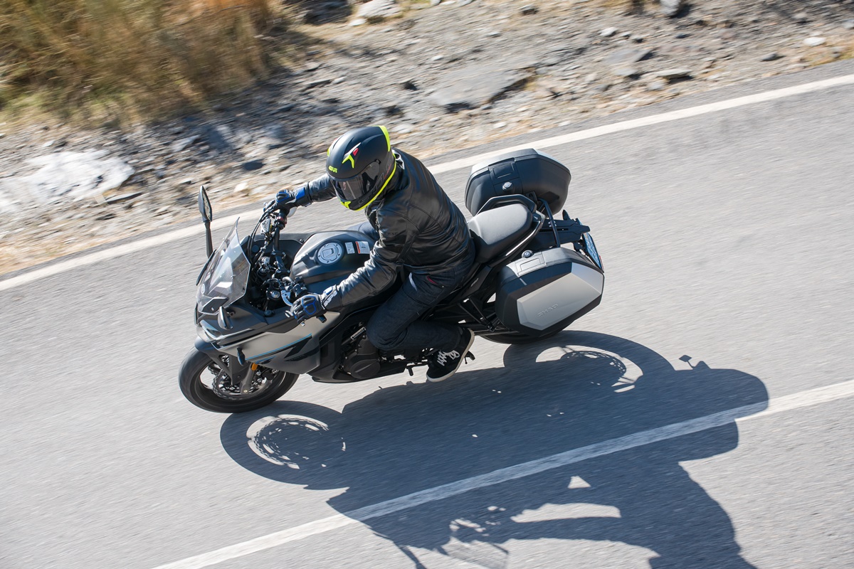 2023-02-23_cf_moto-4420