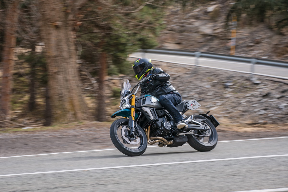2023-02-23_cf_moto-698
