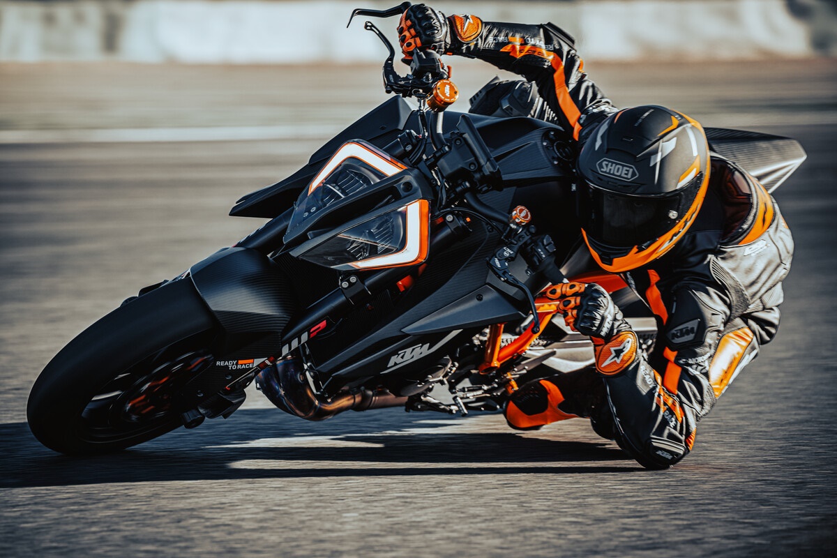 KTM 1290 Super Duke RR en acción