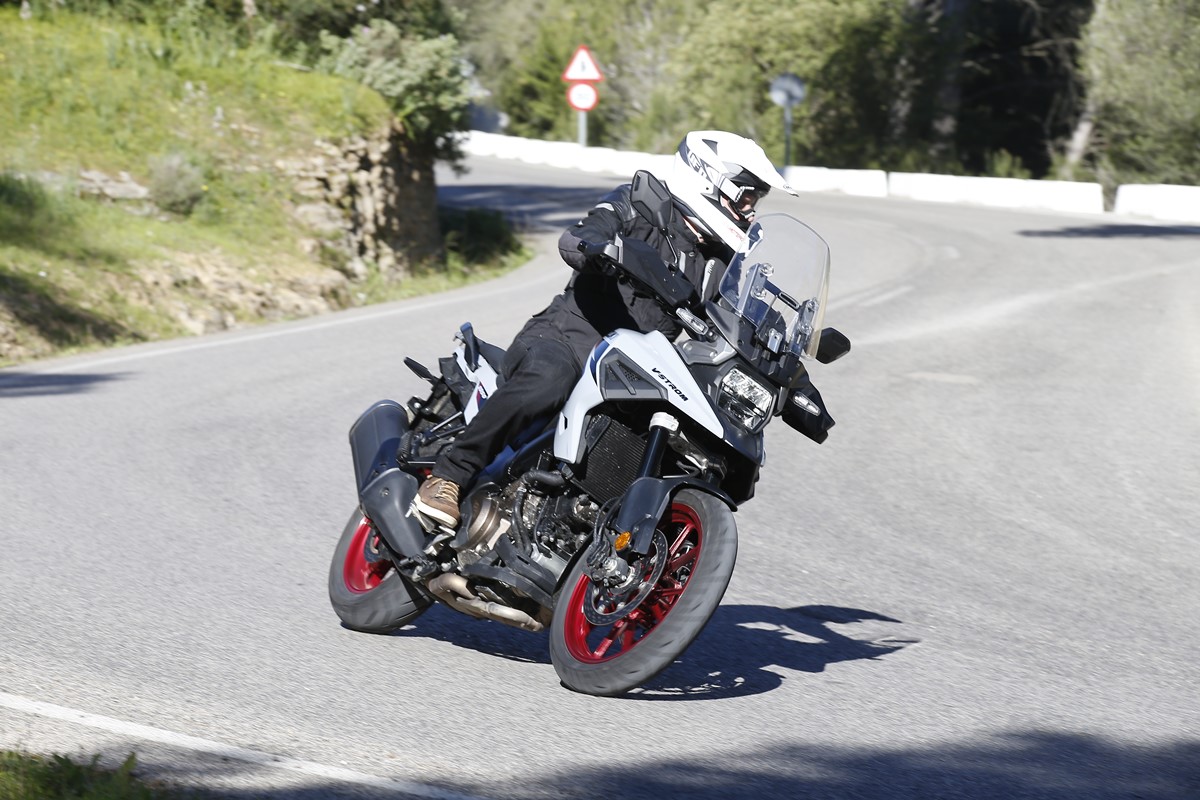 Prueba Suzuki V-Strom 1050 DE / Tech