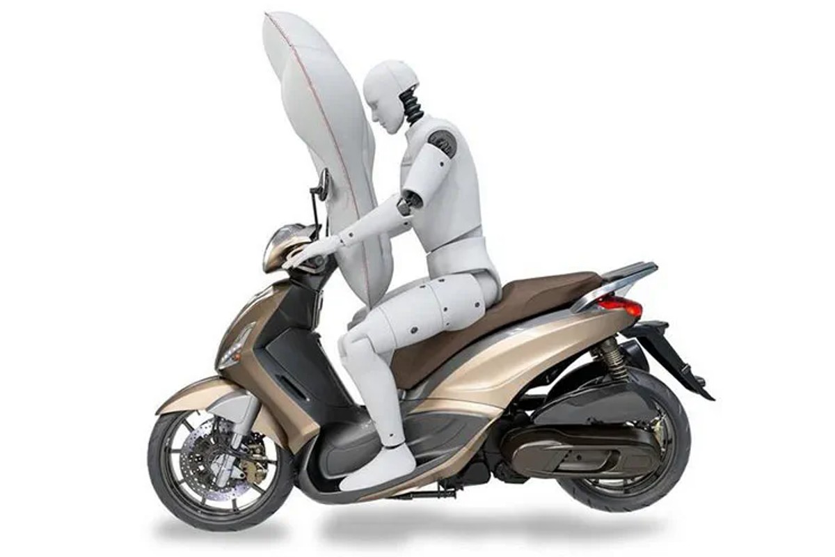 Ilustración de Autoliv de un scooter convencional con airbag