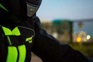 Aspar Airbag - 📢 ¡Eleva tu seguridad en moto al siguiente nivel con ASPAR  AIR! 🏍️💨 👉 Nuestro chaleco airbag es tu compañero de confianza en cada  viaje. Diseñado para brindarte protección