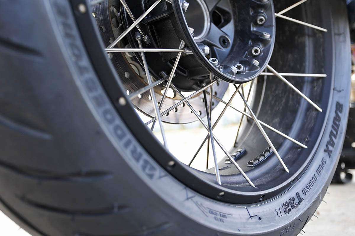 En UK posiblemente paguen más dinero por sus neumáticos de moto