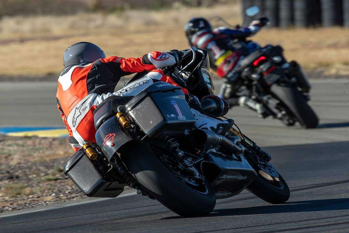 Harley-Davidson Screamin' Eagle Road Glide Special en acción